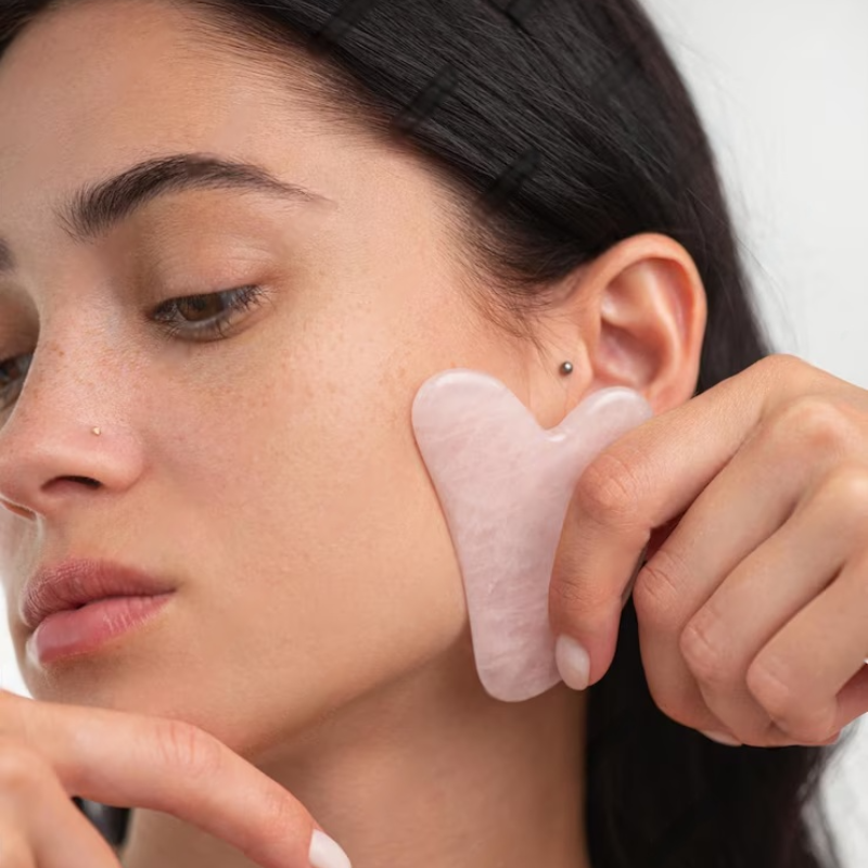 Gua sha et rouleau visage